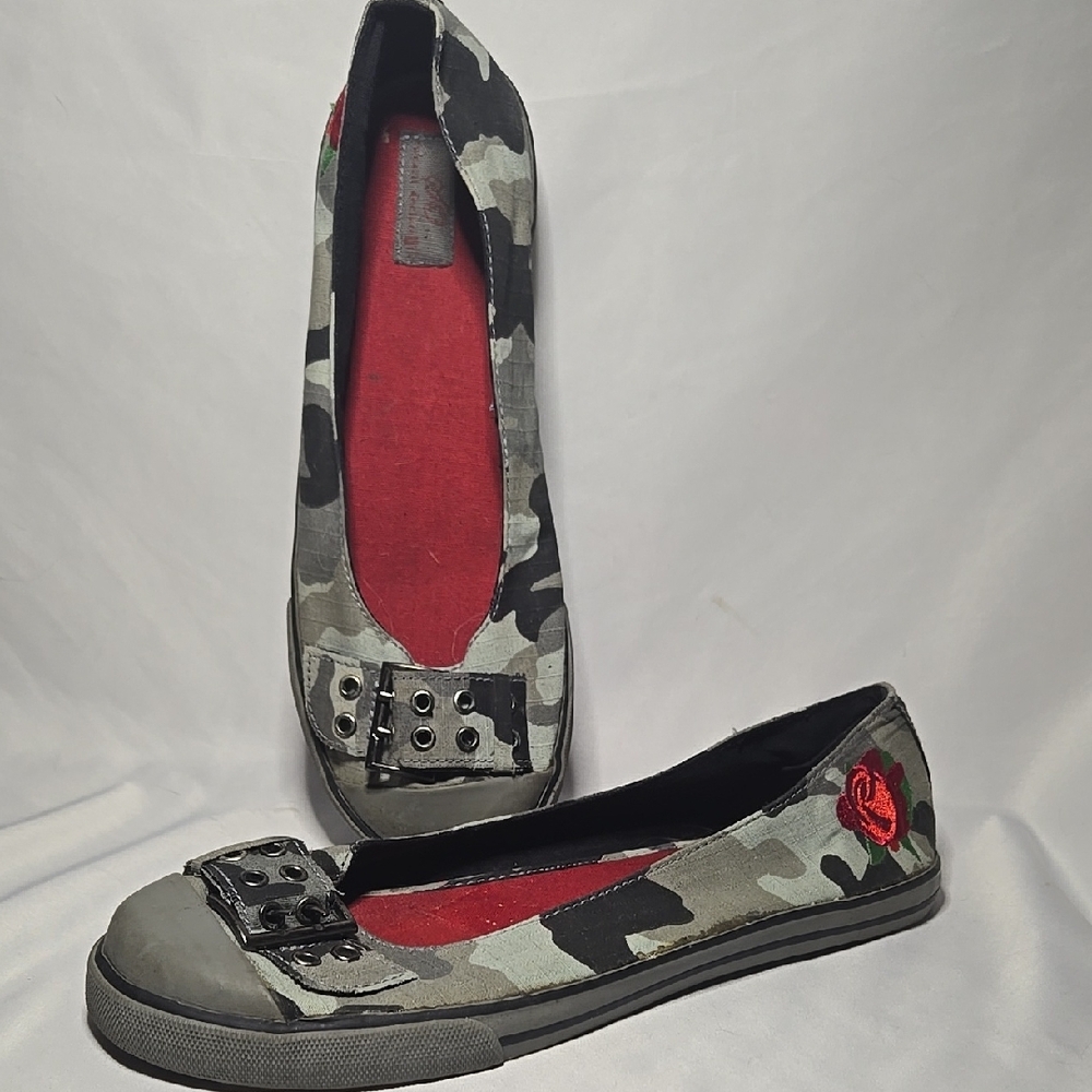 Gray and Red Camouflage Loafers with Canvas Finish